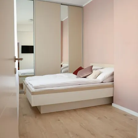 Apartman Blue And Rose Cozy - Quiet In The Location - Self Check-in - 5th Floor With Elevator