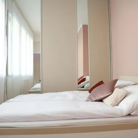 Blue And Rose Cozy - Quiet In The Location - Self Check-in - 5th Floor With Elevator