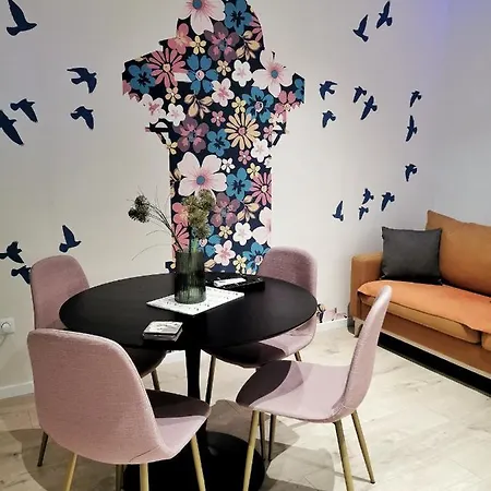 Blue And Rose Cozy - Quiet In The Location - Self Check-in - 5th Floor With Elevator