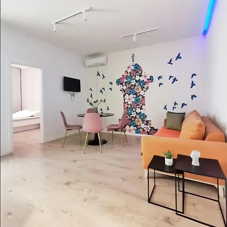 Apartman Blue And Rose Cozy - Quiet In The Location - Self Check-in - 5th Floor With Elevator Szarajevó