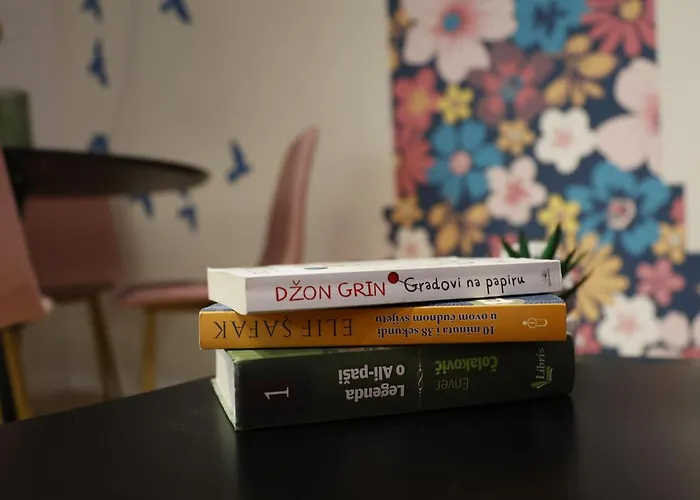 Blue And Rose Cozy - Quiet In The Location - Self Check-in - 5th Floor With Elevator 塞拉耶佛